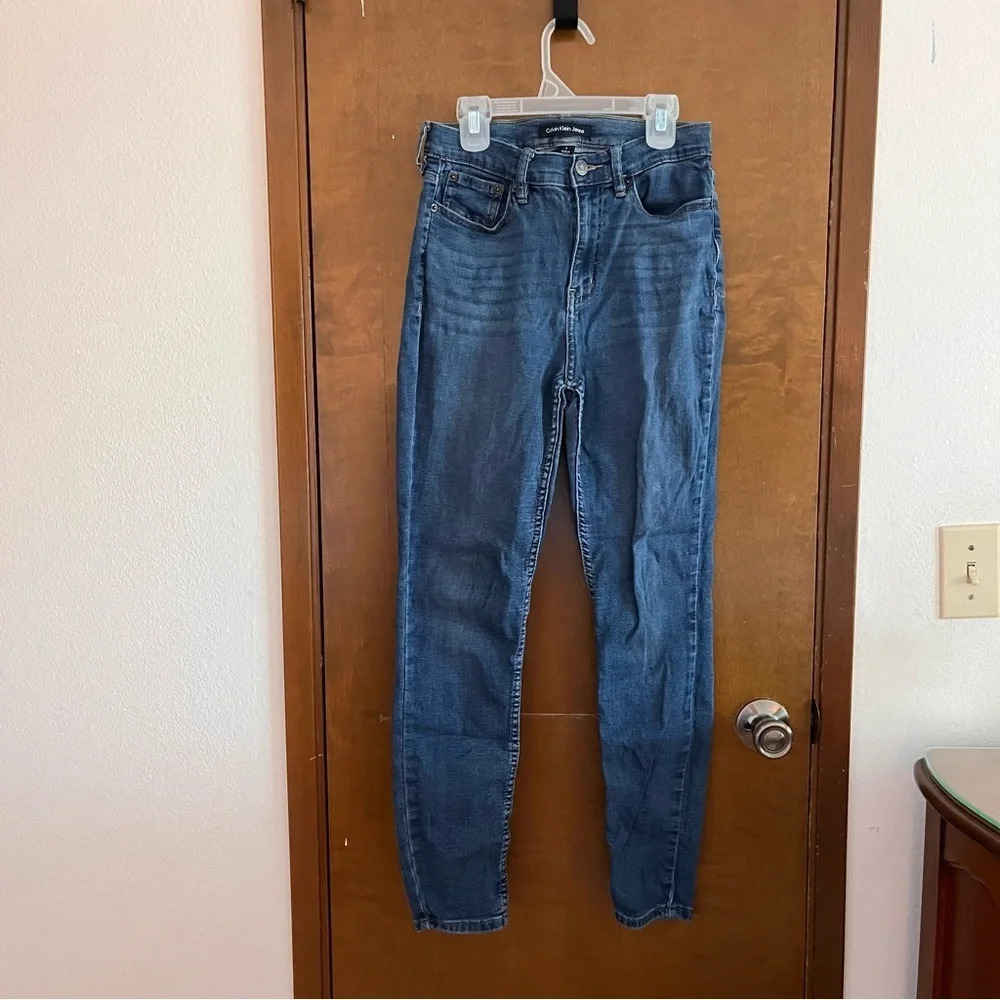 Calvin Klein Skinny Medium Wash Jeans Size 4
